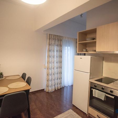 Explore Greece From Lovely City Centre Apartment Chalkís Exterior foto